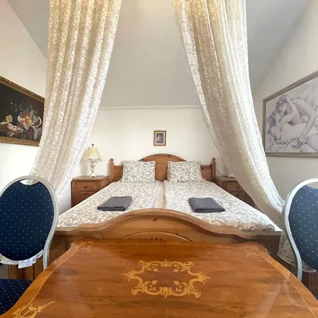 Luxi Romantik Апарт-отель Будапешт